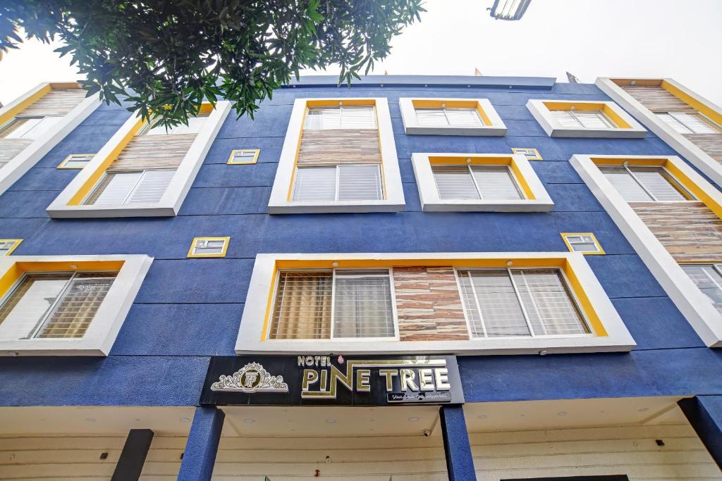 Super OYO Townhouse 479 Hotel Pine Tree indore